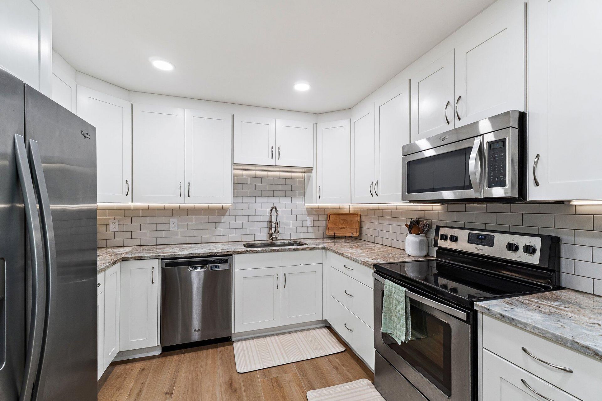 8913 SE Sandridge Avenue, Hobe Sound, FL 33455 Photo