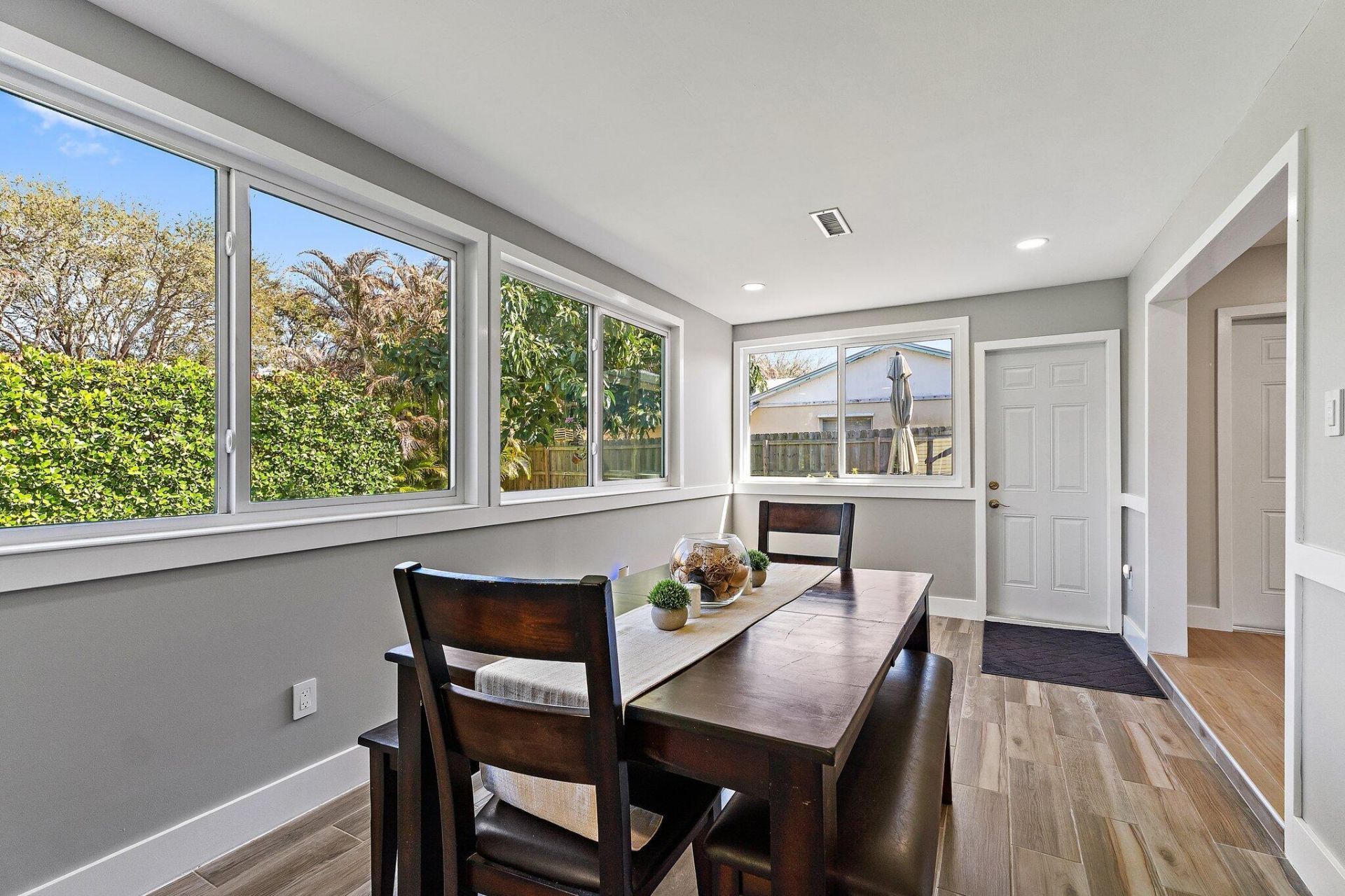 8913 SE Sandridge Avenue, Hobe Sound, FL 33455 Photo