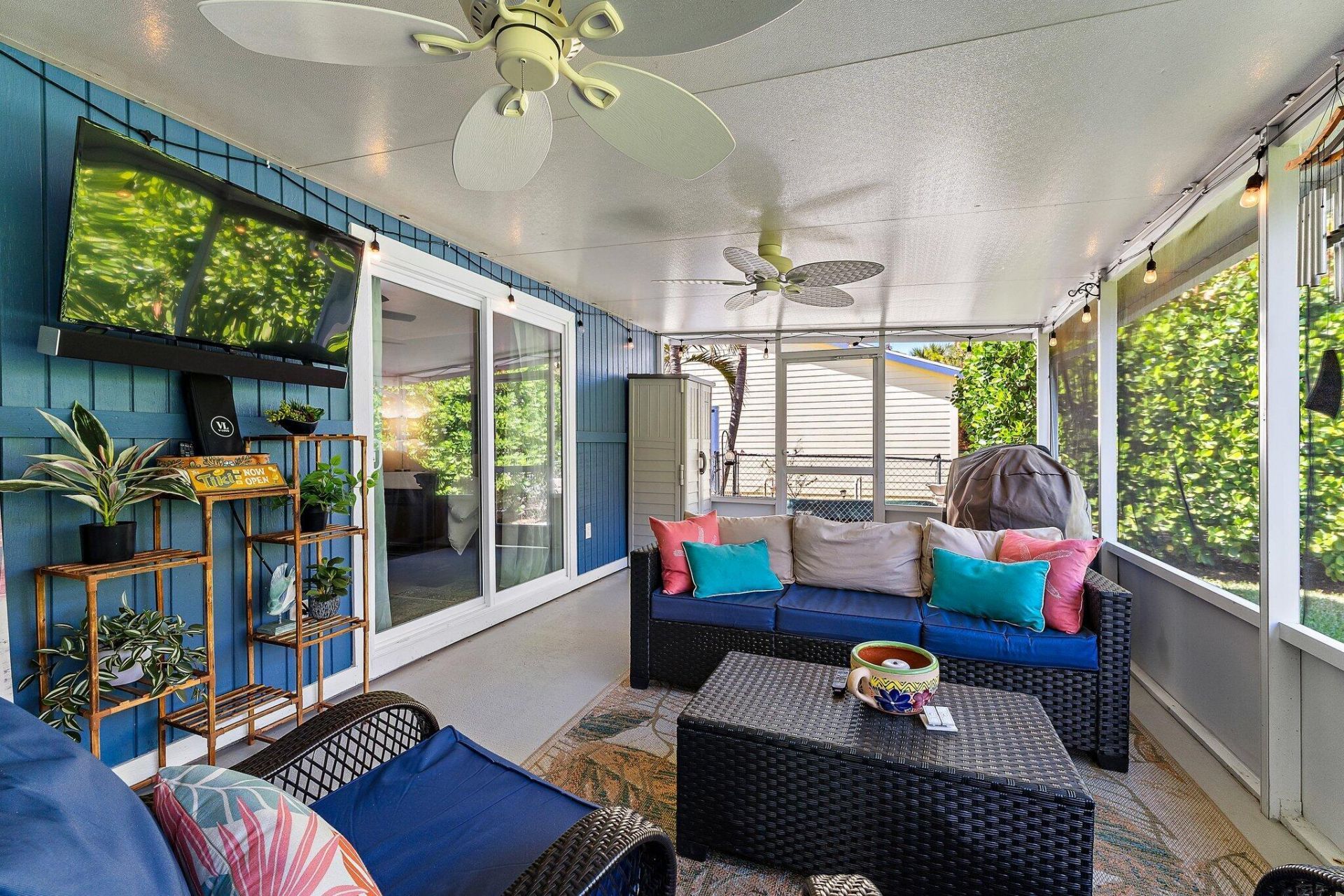 8913 SE Sandridge Avenue, Hobe Sound, FL 33455 Photo