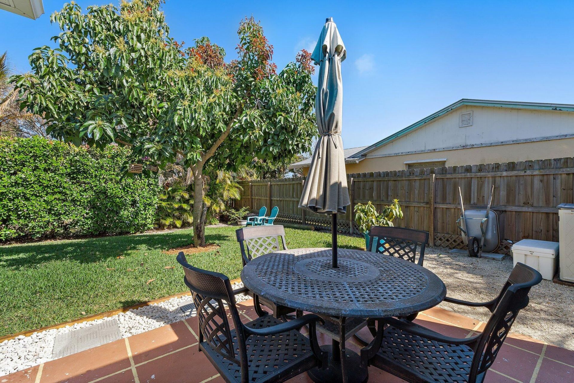 8913 SE Sandridge Avenue, Hobe Sound, FL 33455 Photo