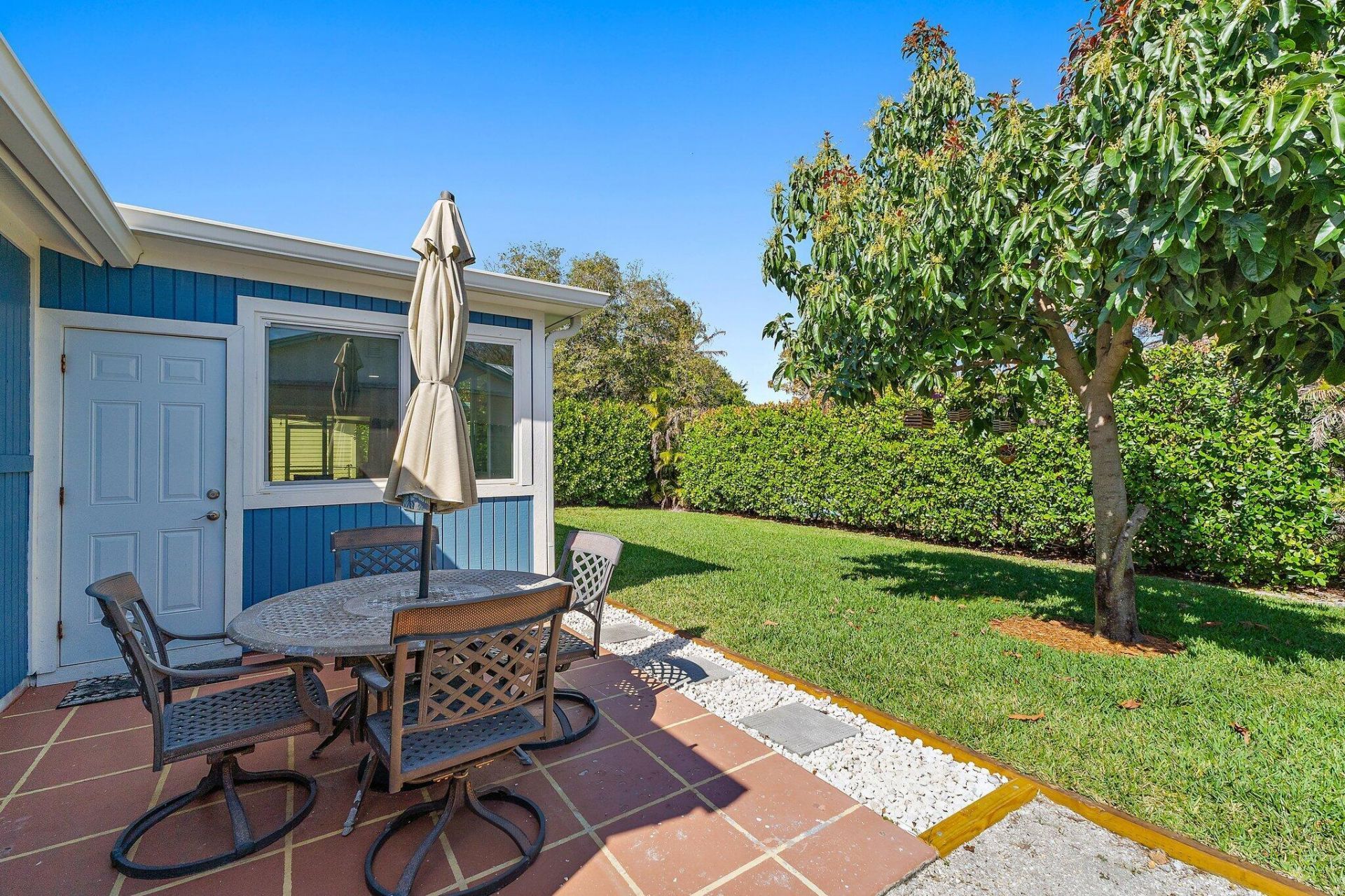 8913 SE Sandridge Avenue, Hobe Sound, FL 33455 Photo