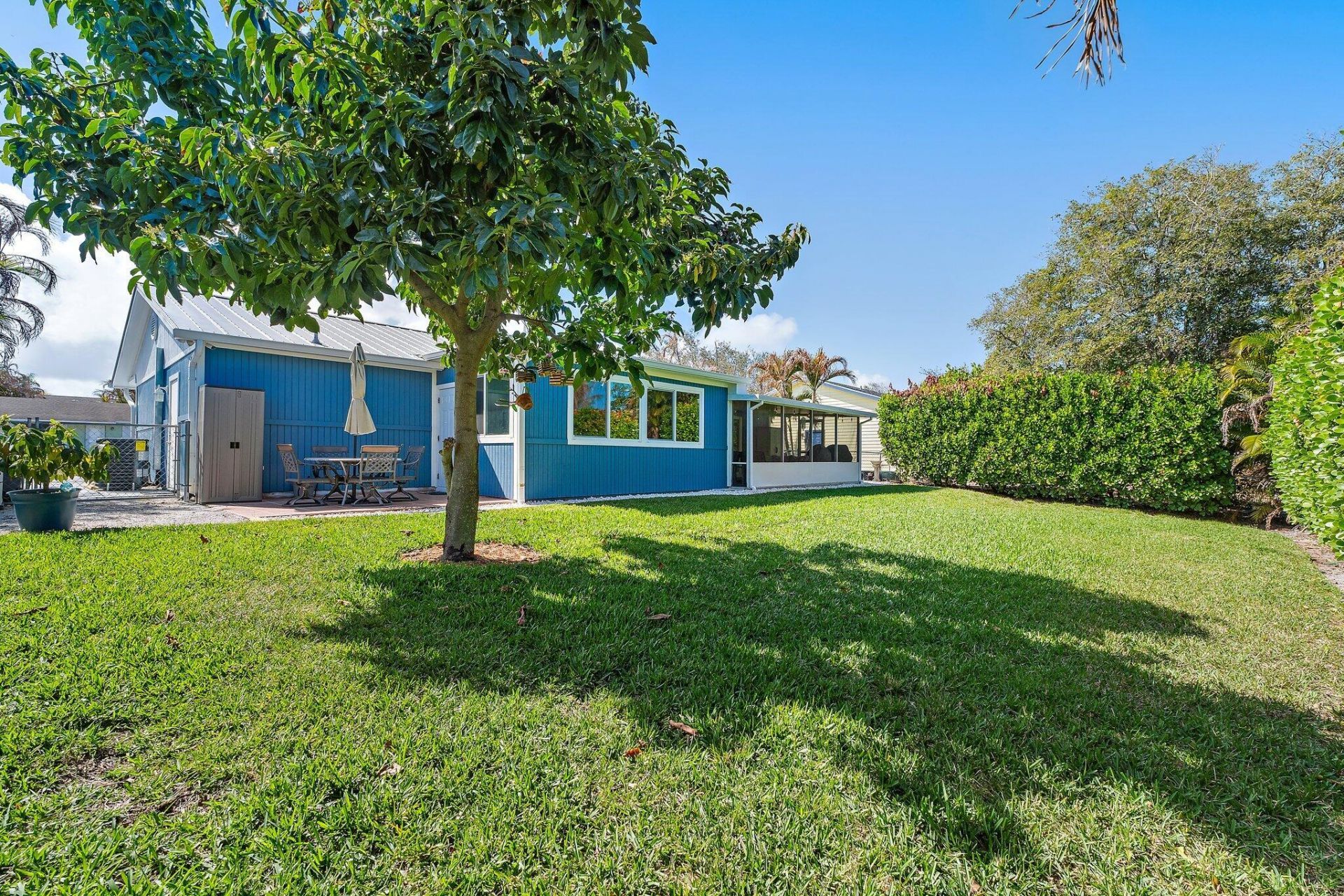 8913 SE Sandridge Avenue, Hobe Sound, FL 33455 Photo