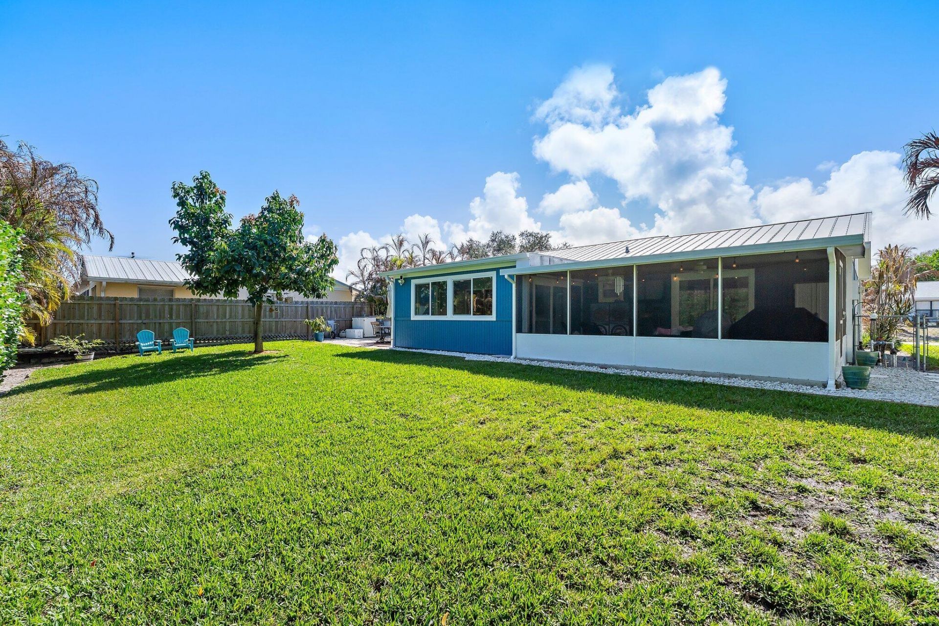 8913 SE Sandridge Avenue, Hobe Sound, FL 33455 Photo