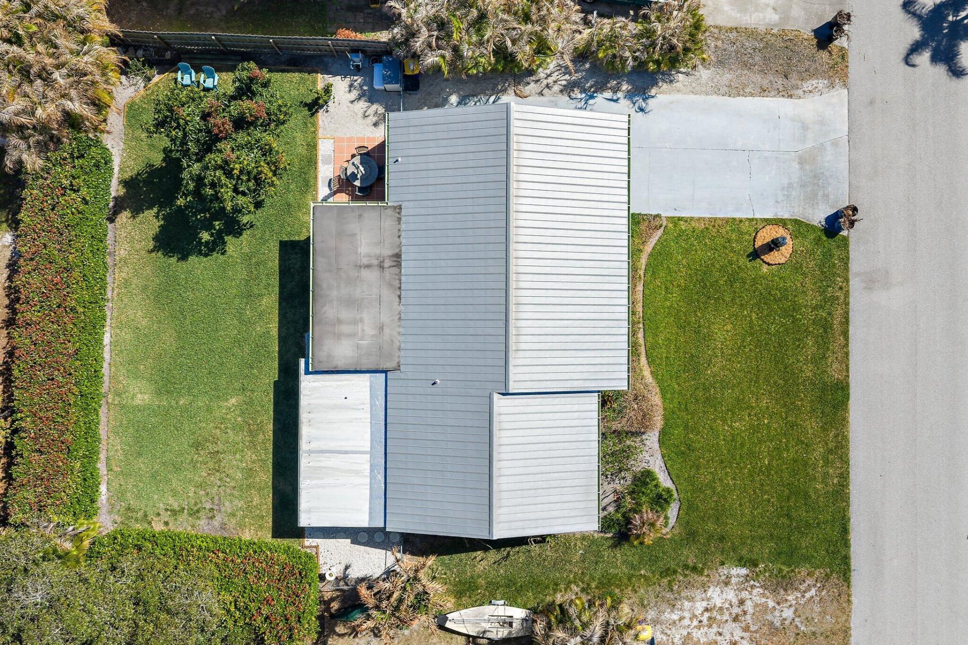 8913 SE Sandridge Avenue, Hobe Sound, FL 33455 Photo