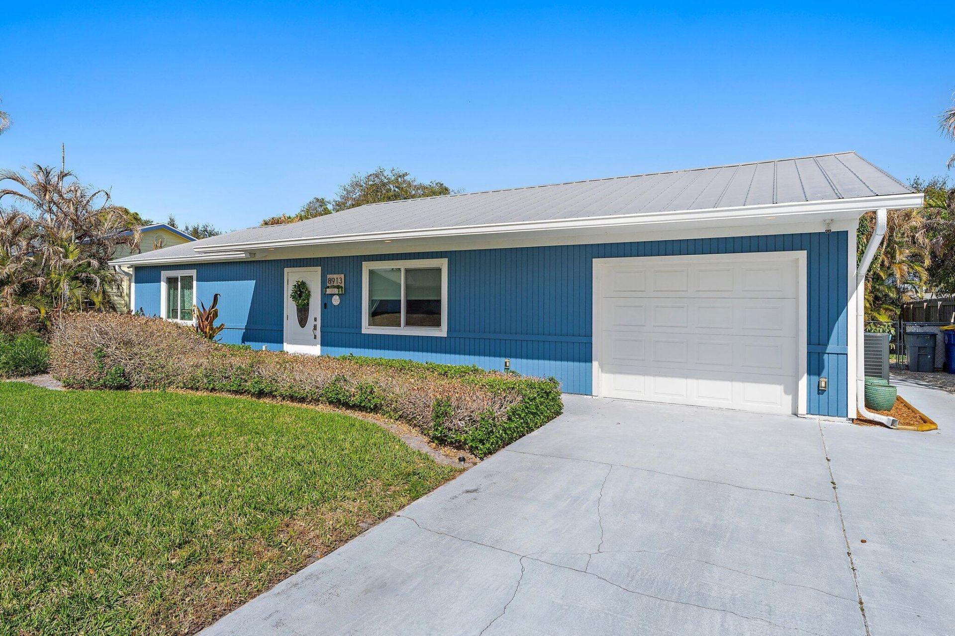 8913 SE Sandridge Avenue, Hobe Sound, FL 33455 Photo