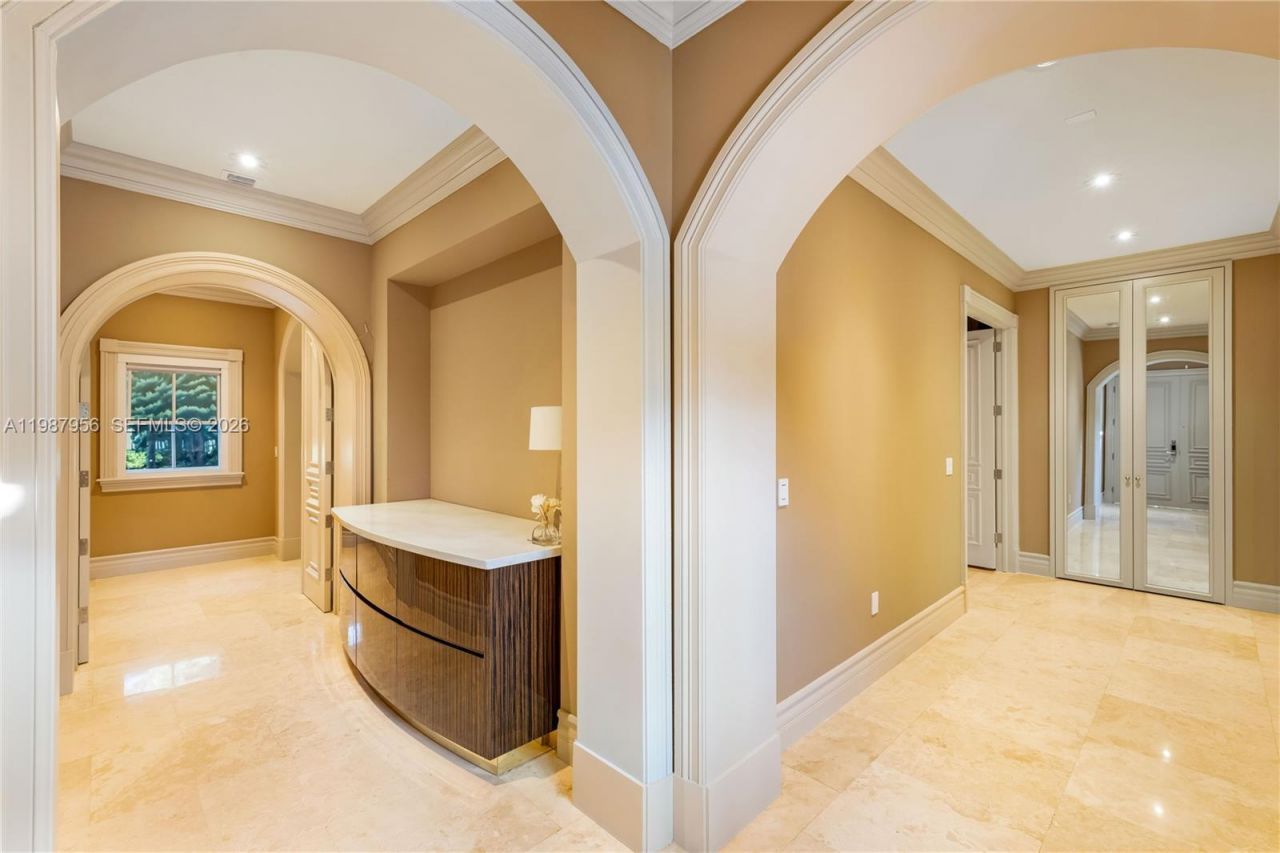 5250 Snapper Creek Rd , Coral Gables, FL 33156 Photo