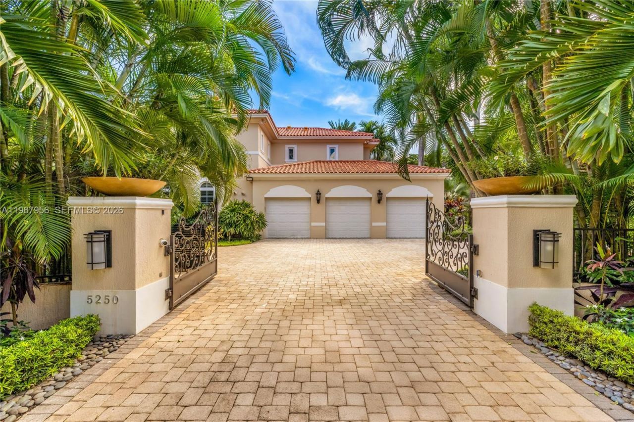 5250 Snapper Creek Rd , Coral Gables, FL 33156 Photo