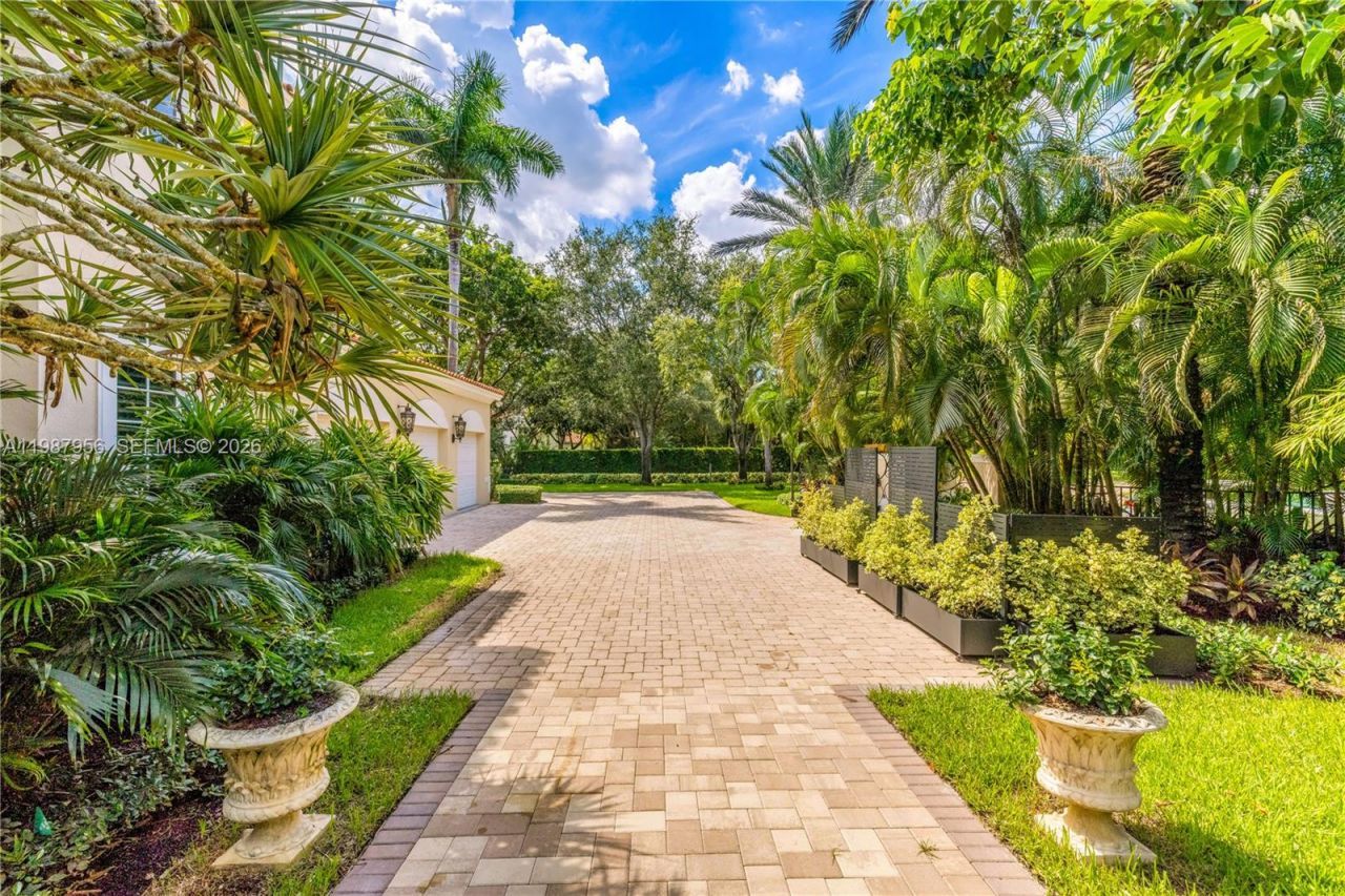 5250 Snapper Creek Rd , Coral Gables, FL 33156 Photo