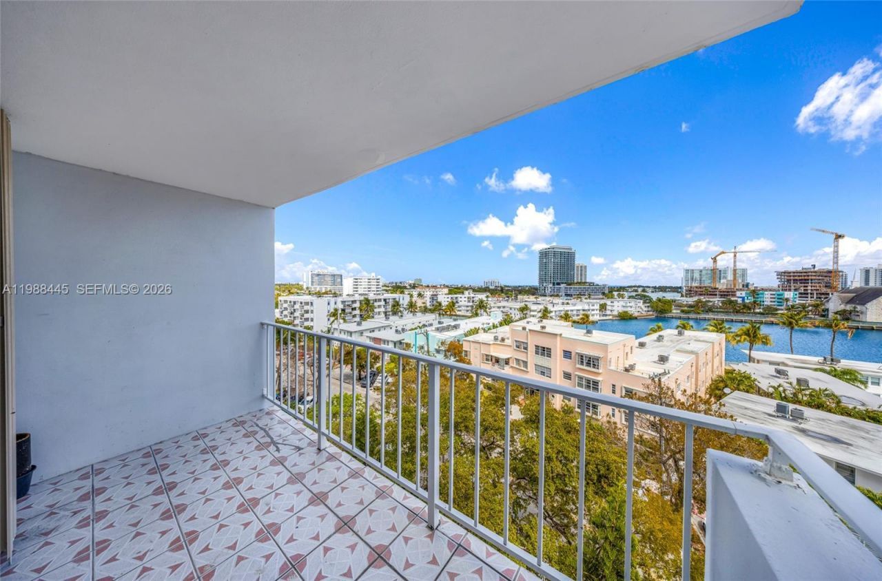 6900 Bay Dr , Unit 7E, Miami Beach, FL 33141 Photo