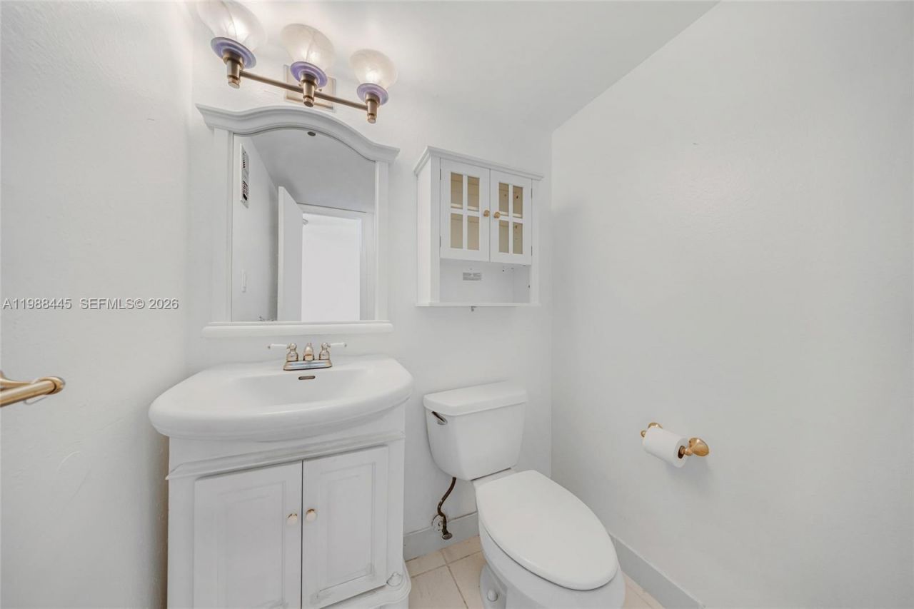 6900 Bay Dr , Unit 7E, Miami Beach, FL 33141 Photo