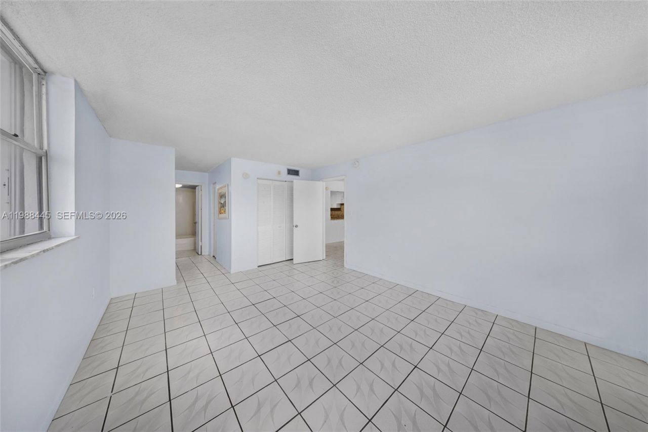 6900 Bay Dr , Unit 7E, Miami Beach, FL 33141 Photo