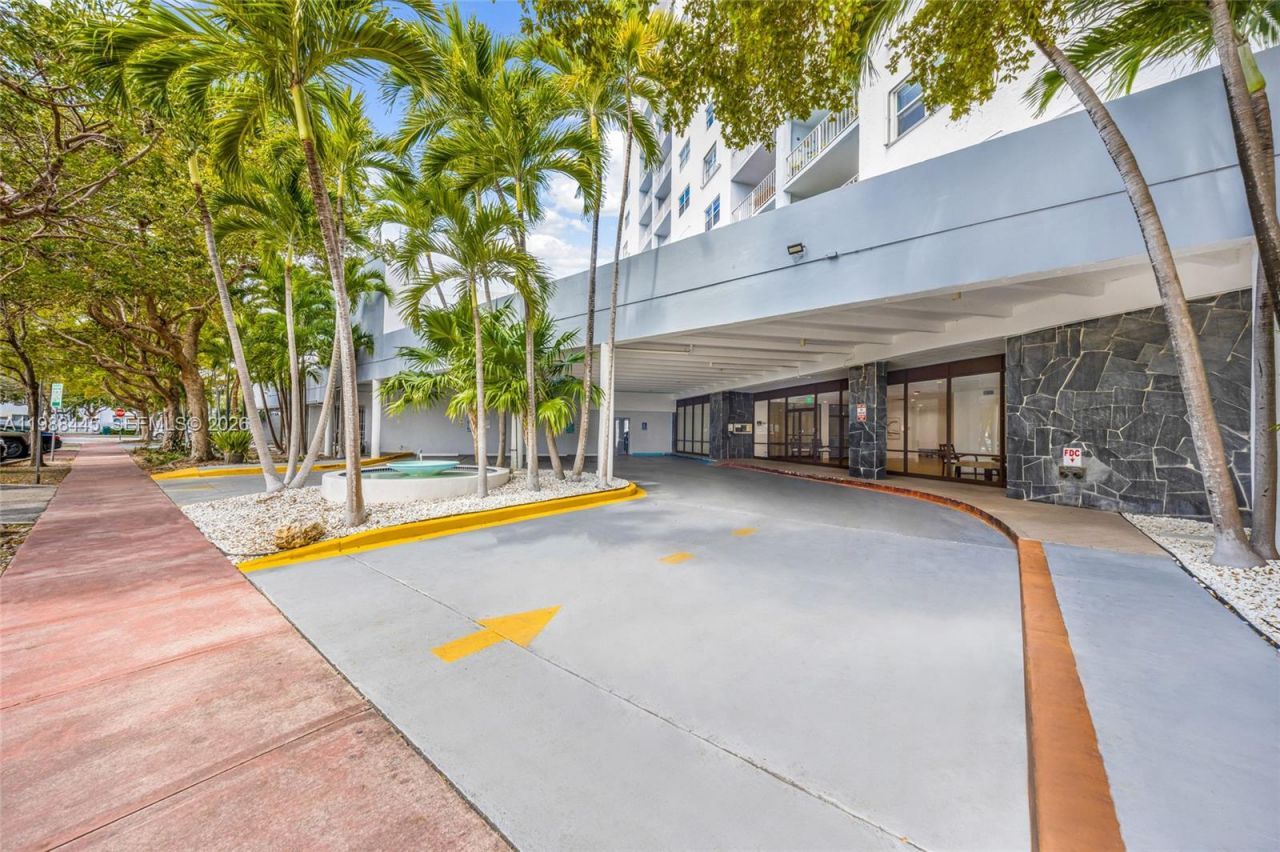 6900 Bay Dr , Unit 7E, Miami Beach, FL 33141 Photo