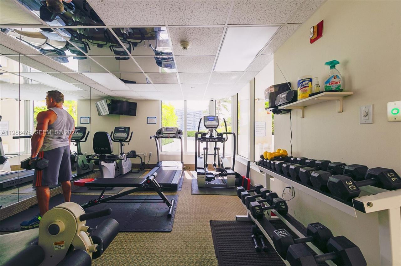 7330 Ocean Ter, Unit 20-C, Miami Beach, FL 33141 Photo