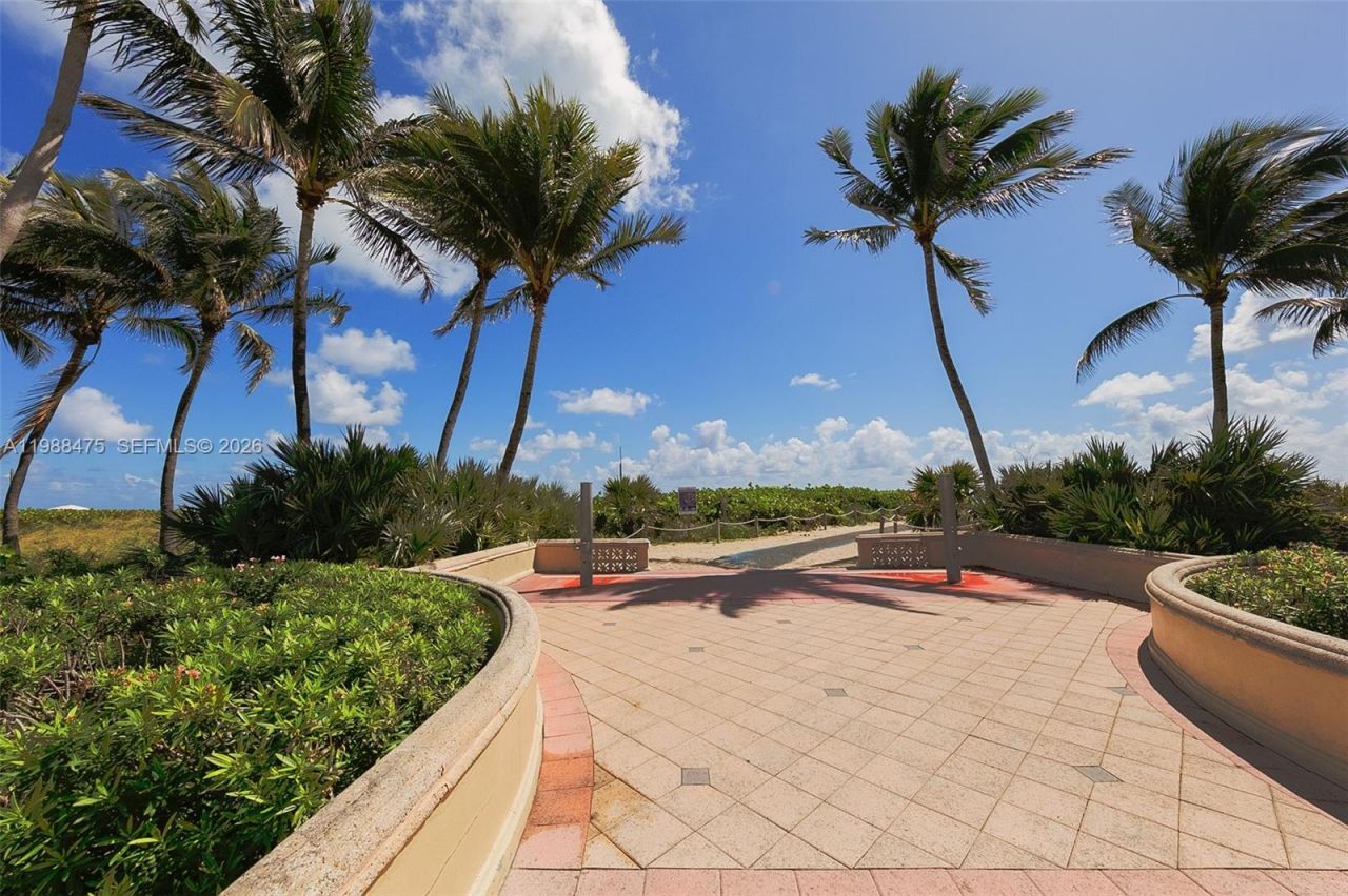 7330 Ocean Ter, Unit 20-C, Miami Beach, FL 33141 Photo