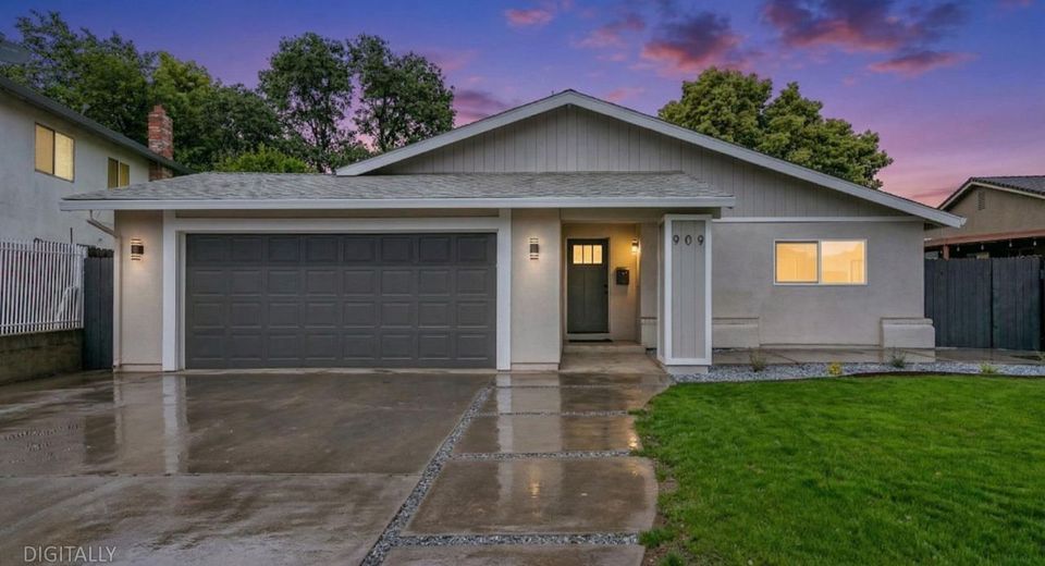 909 Regatta Dr, Sacramento, CA 95833 Photo