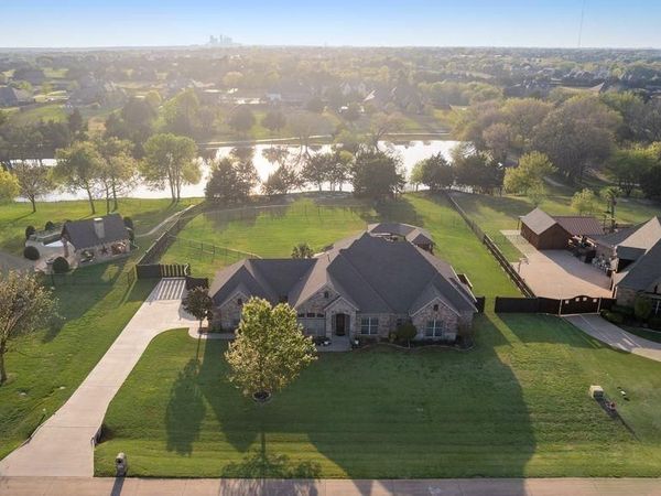 3521 Wimbledon Way , Midlothian, TX 76065