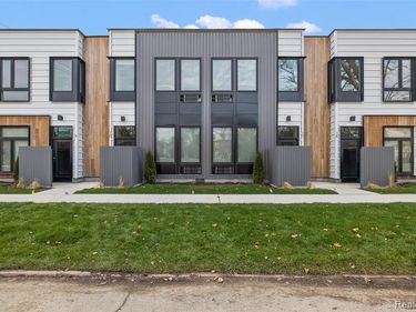 7631 E Lafayette, Detroit, MI 48214