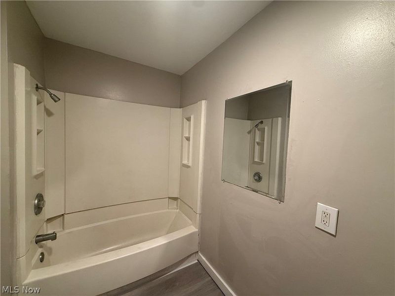 8801 Platten Avenue , Unit DOWN, Cleveland, OH 44102 Photo 8