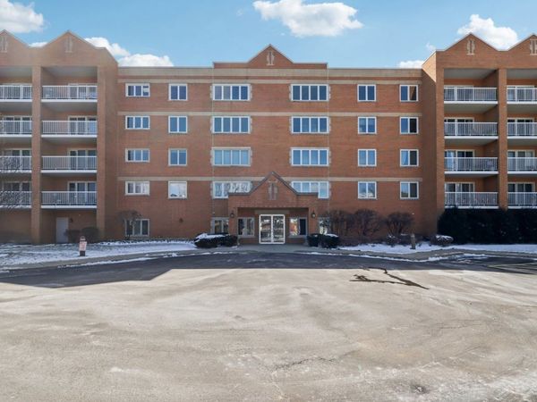 7450 N Waukegan Road , Unit 505, Niles, IL 60714