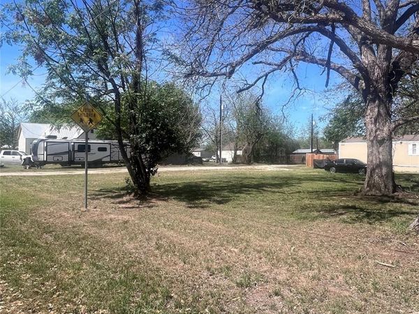 TBD SE 2nd ST, Smithville, TX 78957