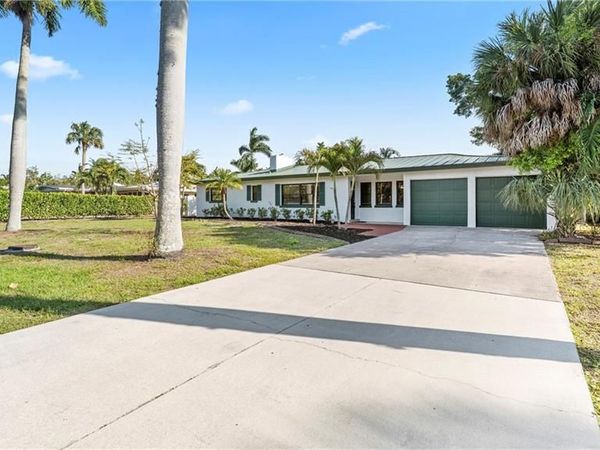 1320 Miracle LN, FORT MYERS, FL 33901