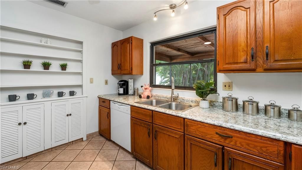 1320 Miracle Ln, Fort Myers, FL 33901 Photo