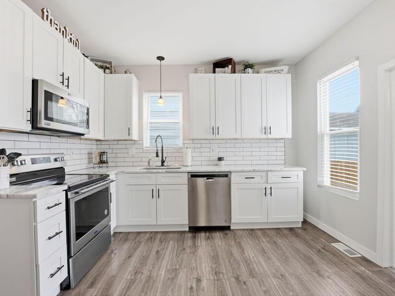 113 S Park Drive , Baltimore, OH 43105 Photo 9