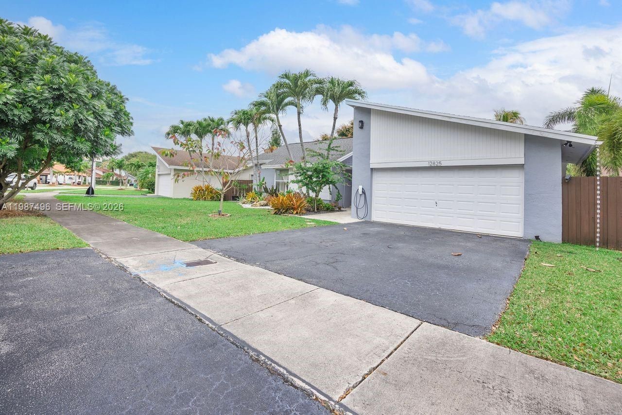 12825 SW 116th St , Miami, FL 33186 Photo
