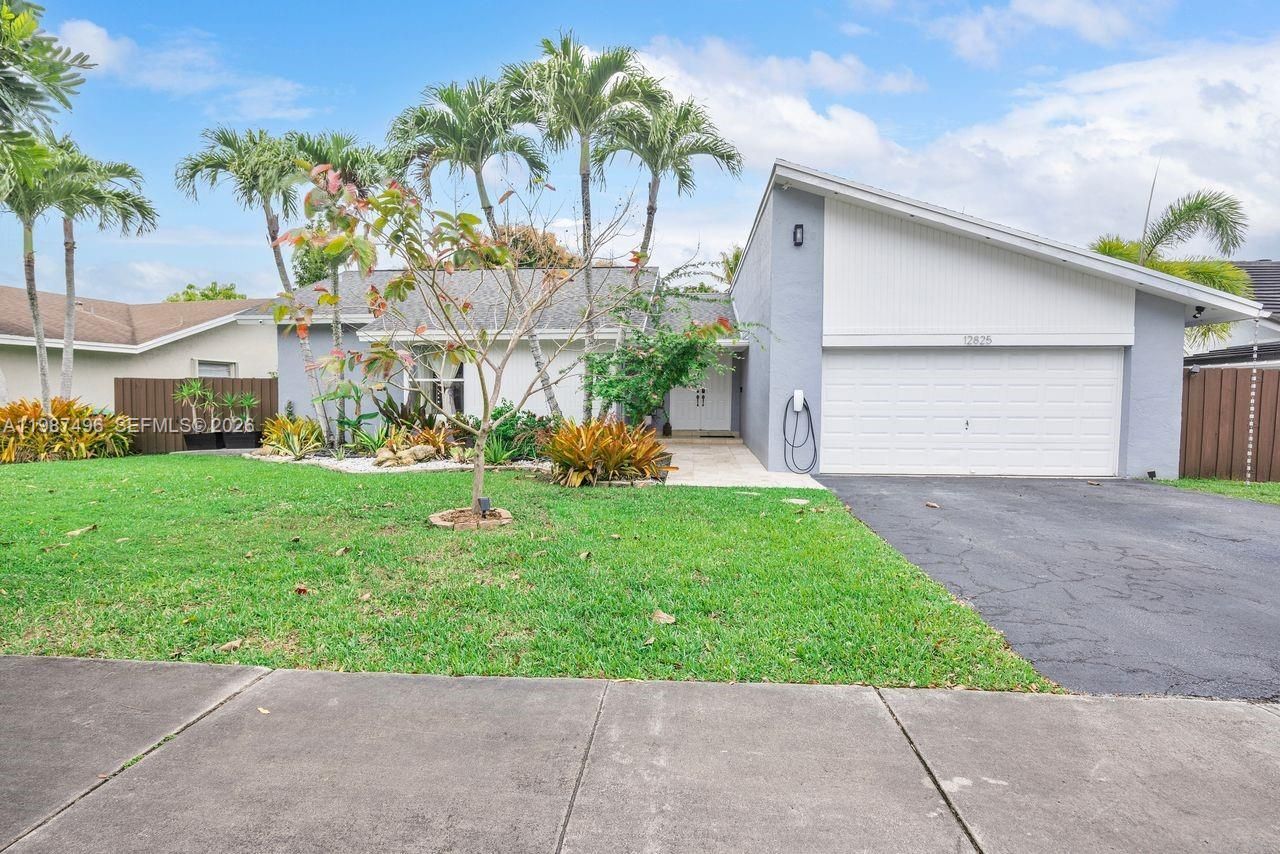 12825 SW 116th St , Miami, FL 33186 Photo