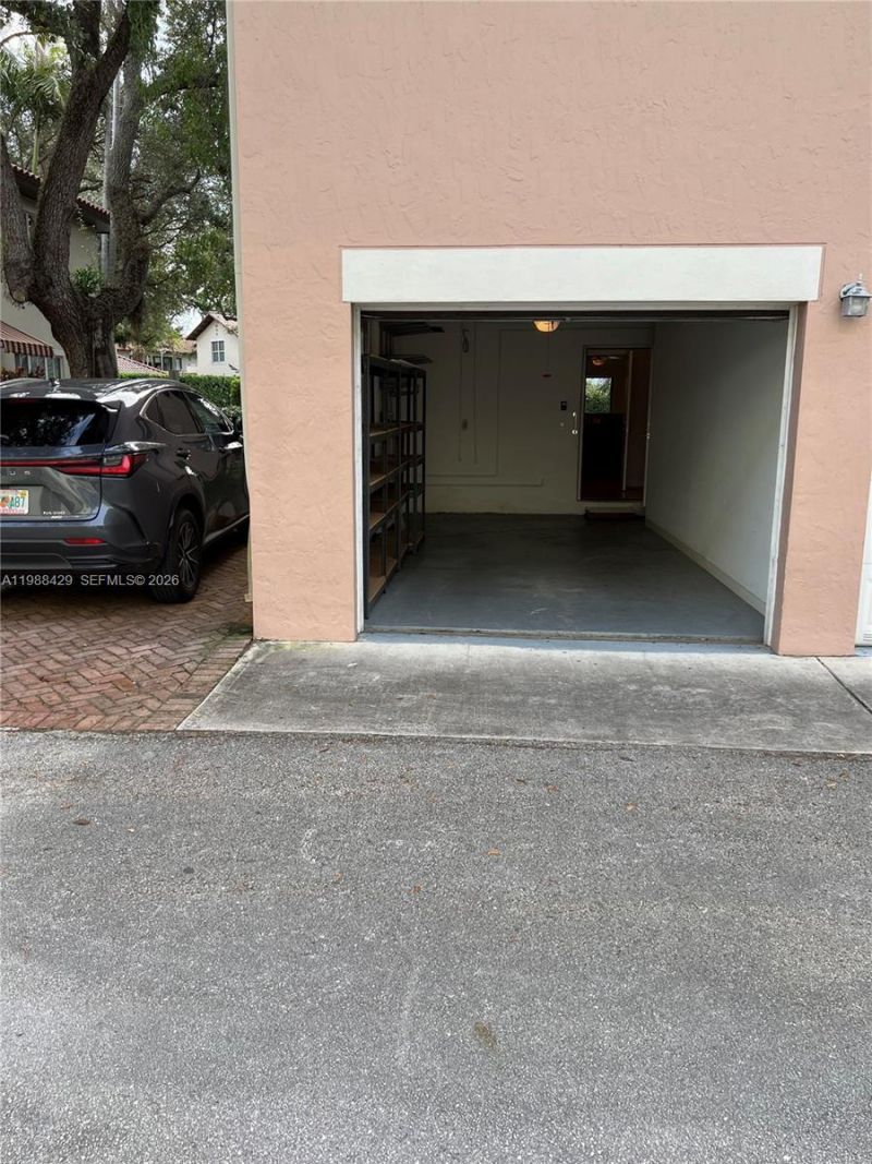 481 Menendez Ave , Unit 9, Coral Gables, FL 33146 Photo