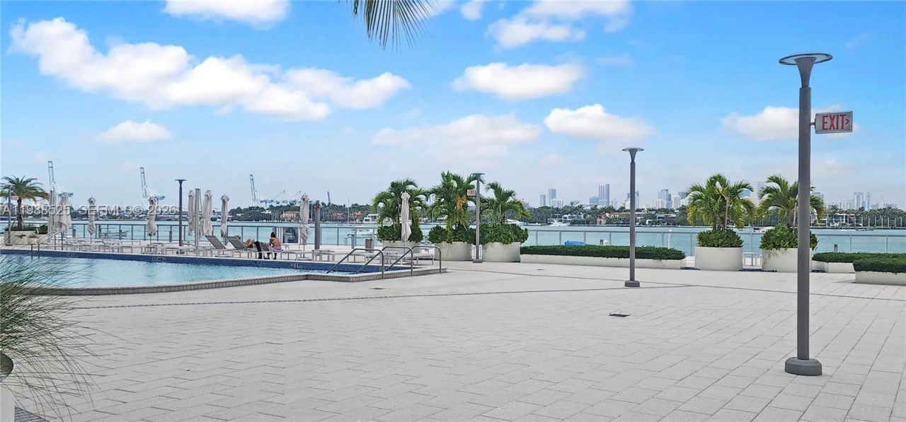 1000 West Ave, Unit 727, Miami Beach, FL 33139 Photo