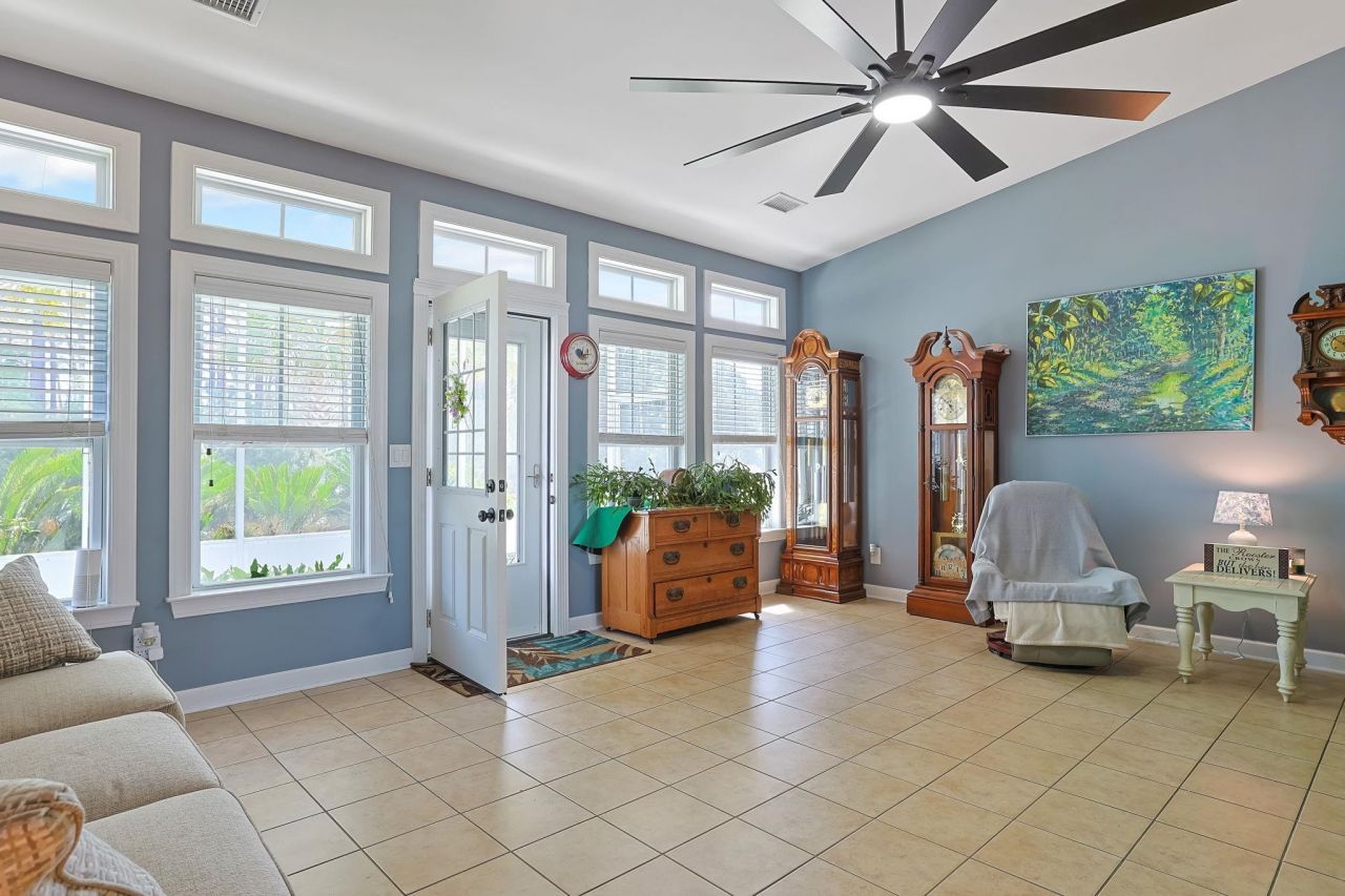 604 Merton Ct. Photo 31