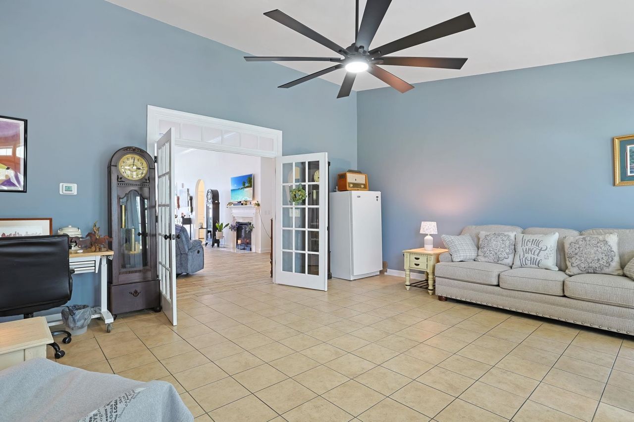 604 Merton Ct. Photo 32