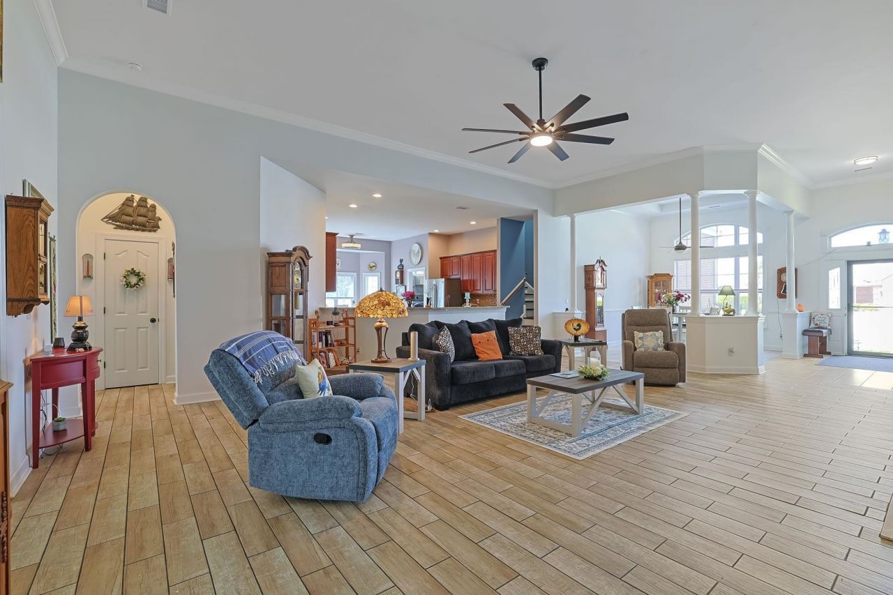 604 Merton Ct. Photo 4