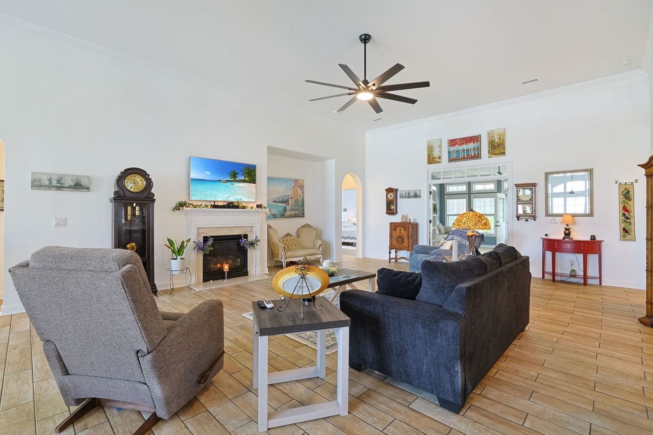 604 Merton Ct. Photo 5