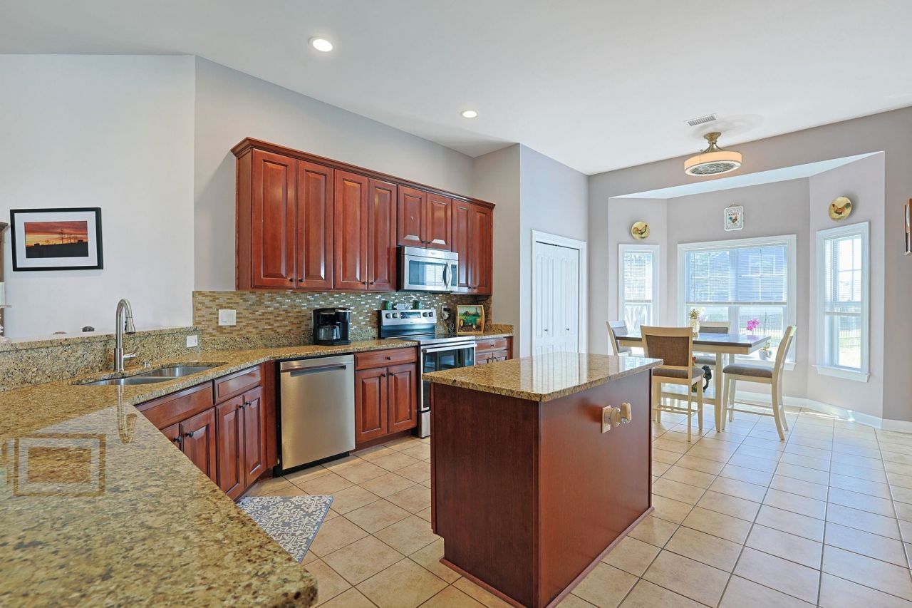 604 Merton Ct. Photo 8