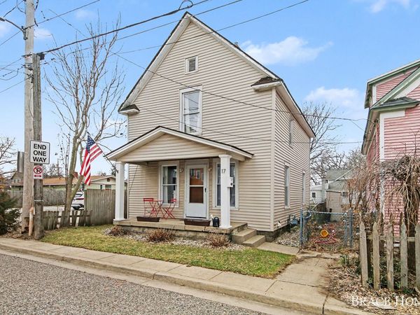 17 Vandine Place NE, Grand Rapids, MI 49503