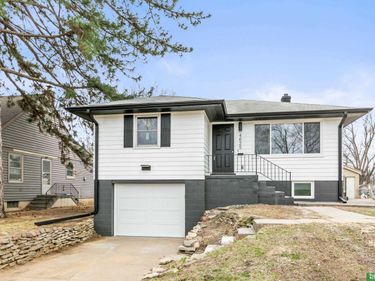 4625 Camden Avenue, Omaha, NE 68104
