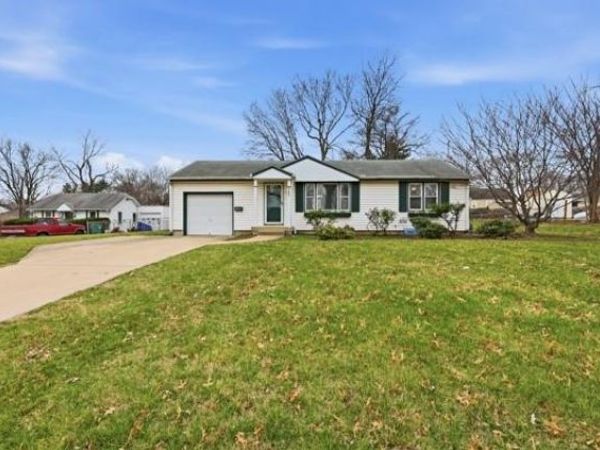 9623 E 32nd Street, Independence, MO 64052