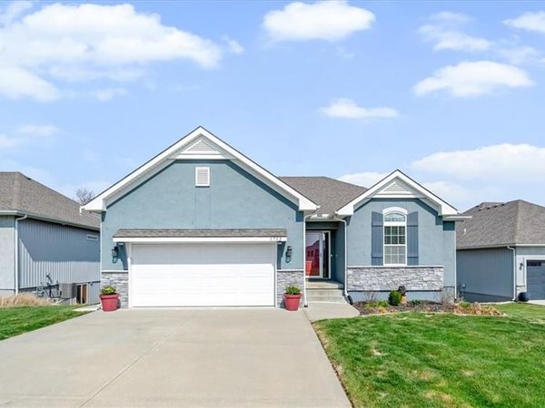 3732 NW 96th Place, Kansas City, MO 64154