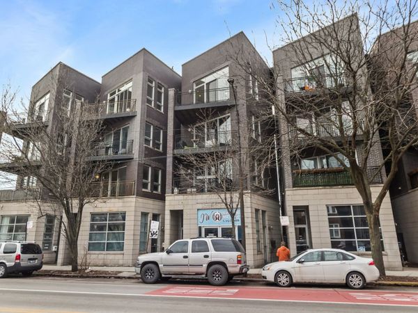 2625 W Chicago Avenue, Unit 4, Chicago, IL 60622