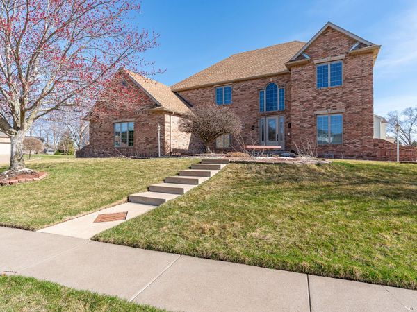 3755 E 61st Boulevard , Davenport, IA 52807