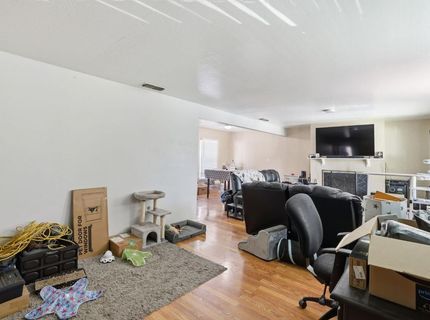 5317 49th St, Sacramento, CA 95820 Photo