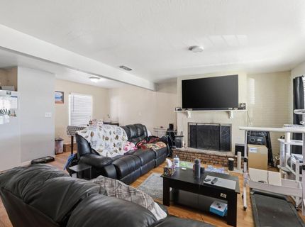 5317 49th St, Sacramento, CA 95820 Photo