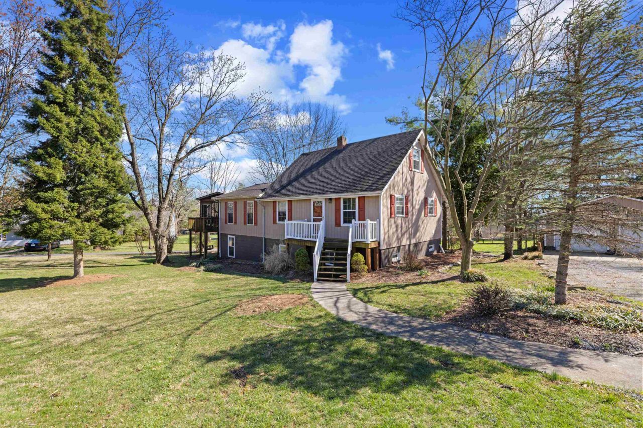 1015 HAMLET DR primary photo