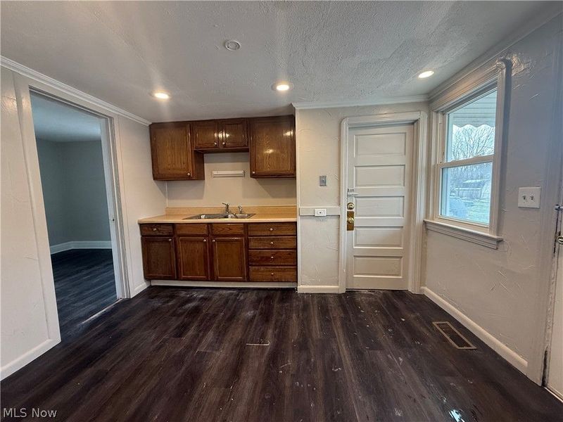 6715 Theota Avenue , Unit DOWN, Parma, OH 44129 Photo 5