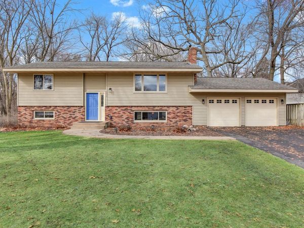 4835 Lakeview Drive , Shoreview, MN 55126