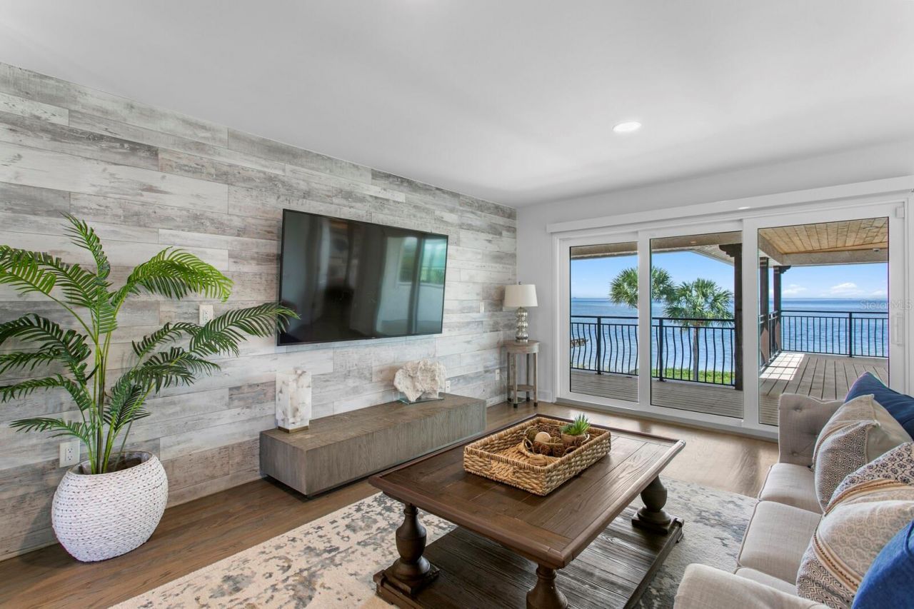 3915 Snapper Pointe Drive, Tampa, FL 33611 Photo