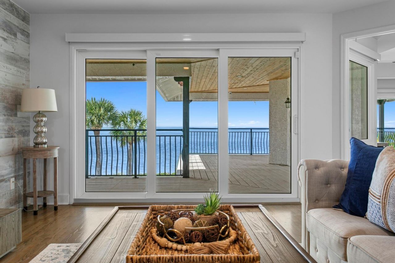 3915 Snapper Pointe Drive, Tampa, FL 33611 Photo