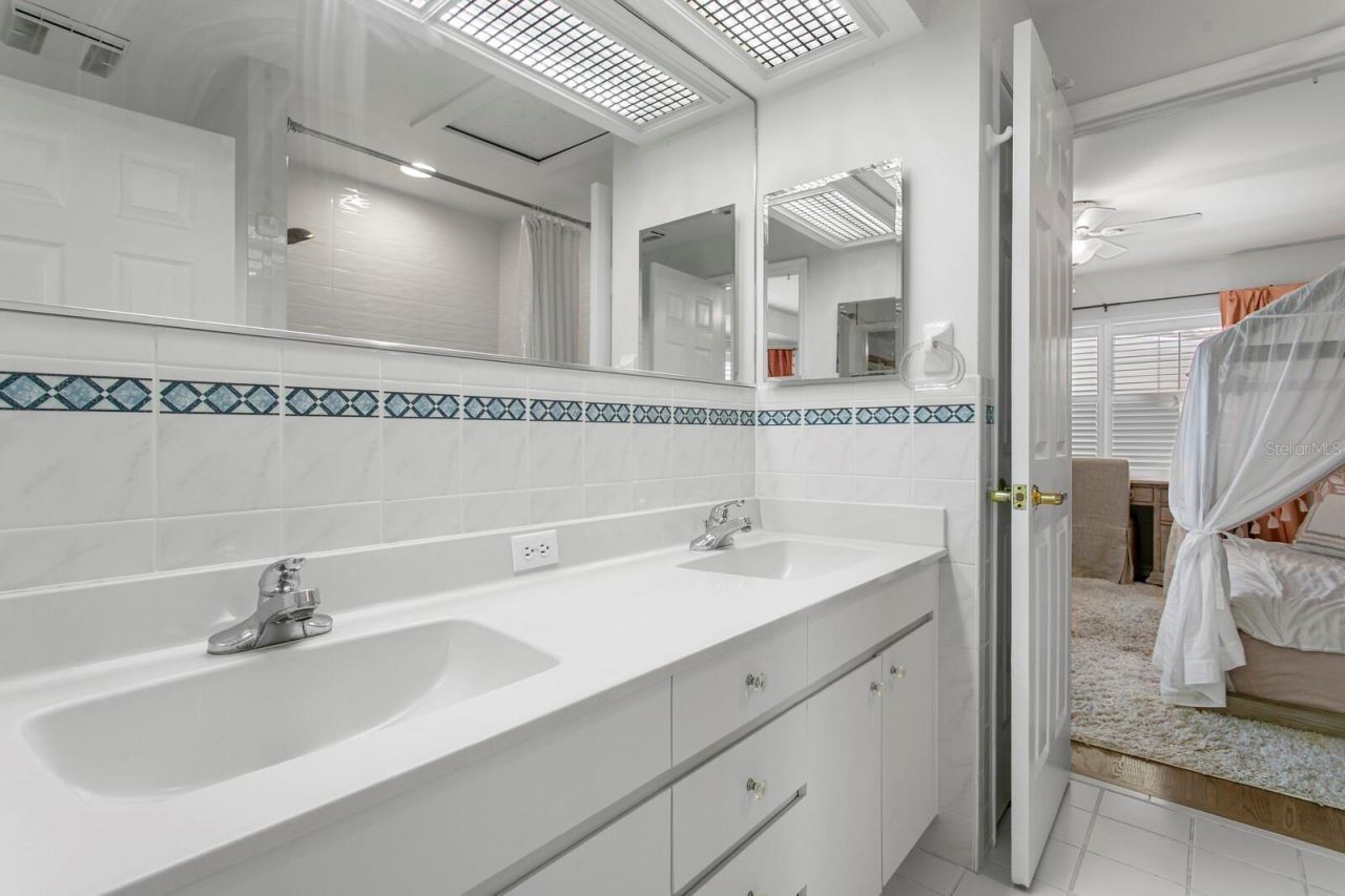 3915 Snapper Pointe Drive, Tampa, FL 33611 Photo